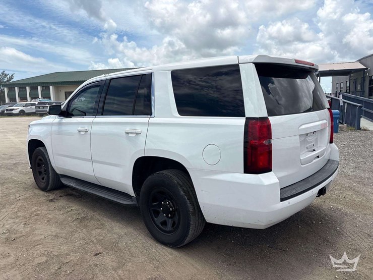 2016-chevrolet-tahoe-image-4