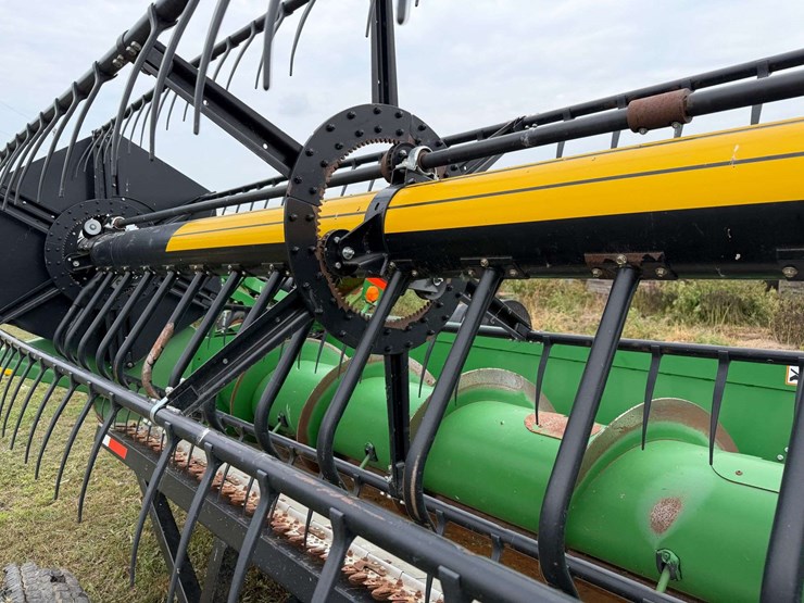john-deere-630f-image-13