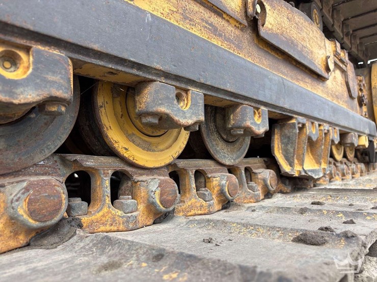 2015-caterpillar-d6k2-lgp-image-40