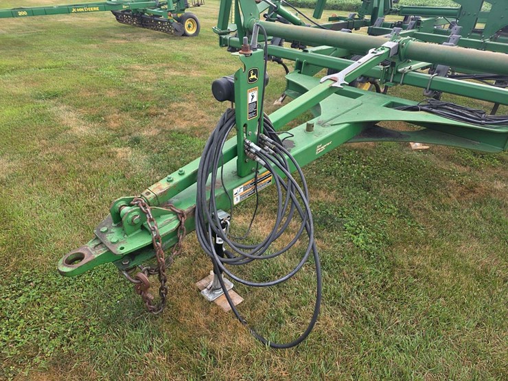 john-deere-2210-image-8