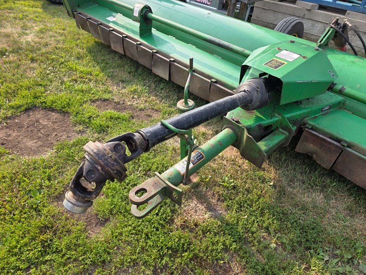 john-deere-220-image-12