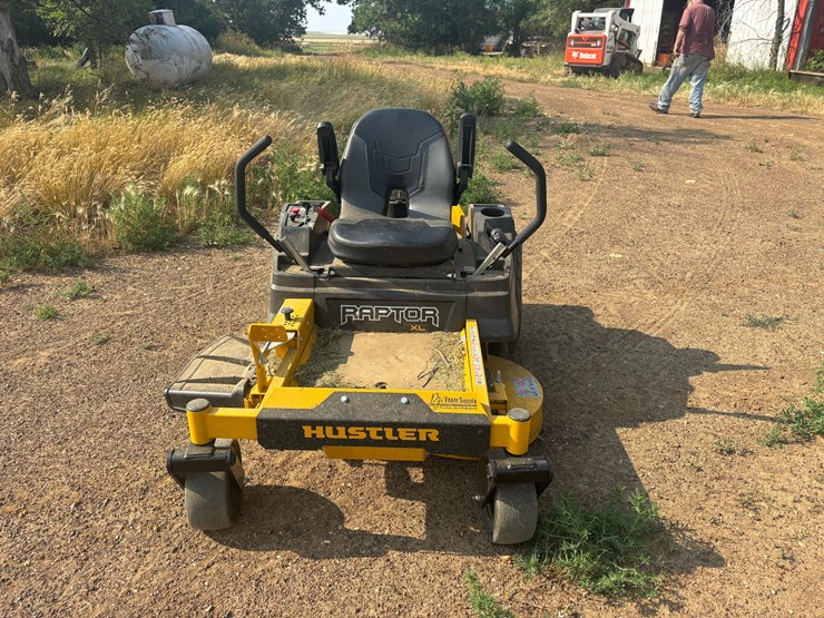 hustler-zero-turn-mower-image-2