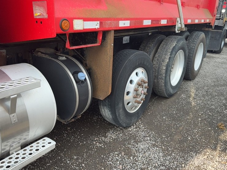 2016-kenworth-t880-image-13
