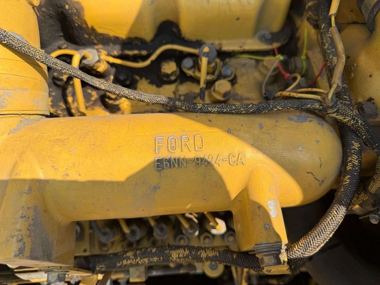 1992-new-holland-tr86-image-33