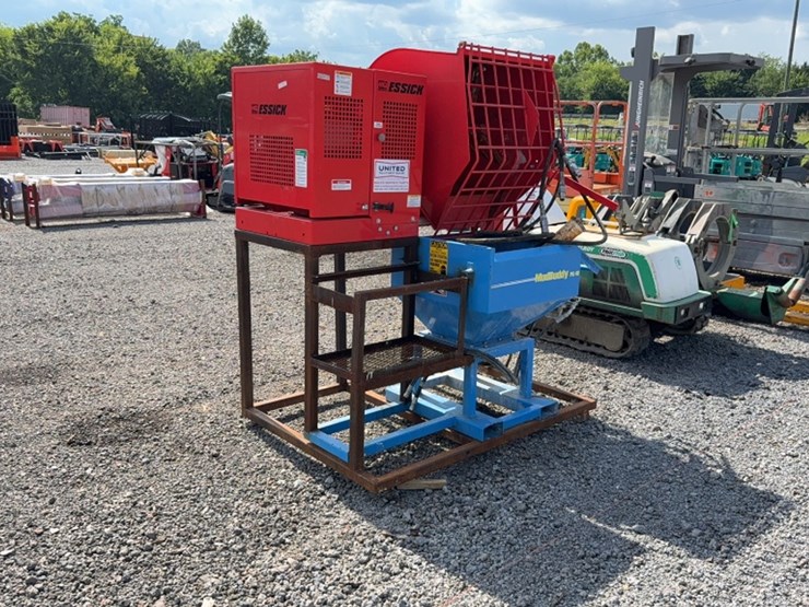 #2082-•-essick-cement-mixer-image-1