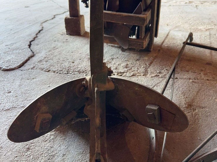 nos-john-deere-lister-planter-image-7