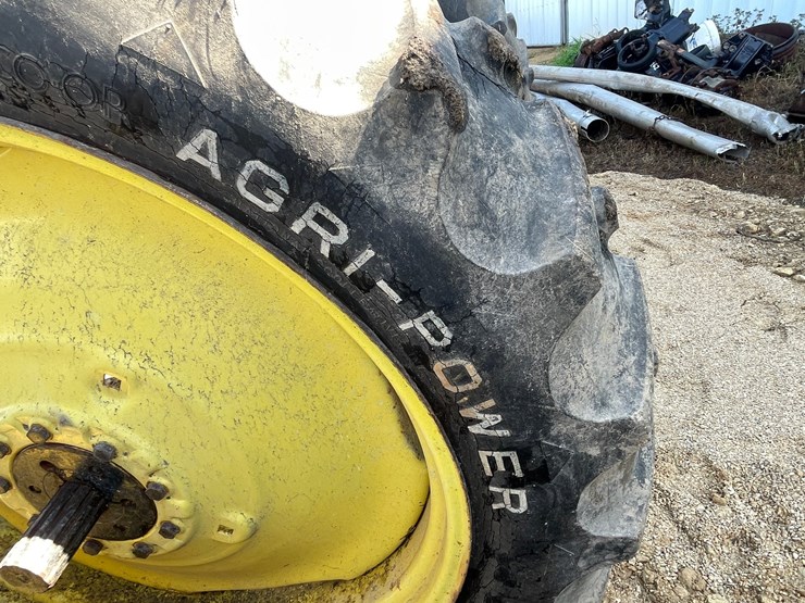 john-deere-b-image-13