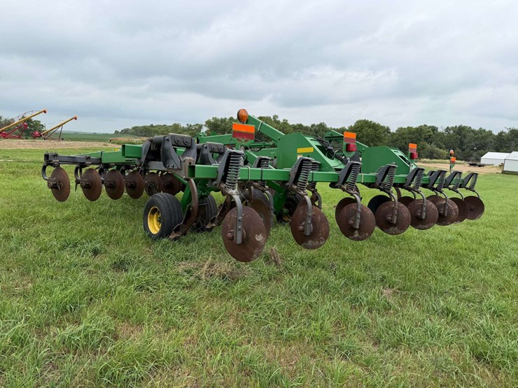john-deere-2700-image-9
