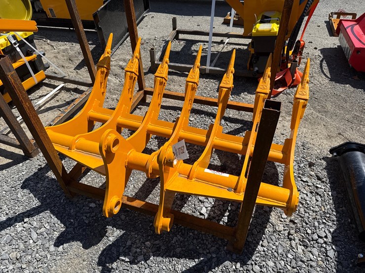 caterpillar-307-image-3
