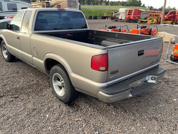 2003-chevrolet-s10-image-9