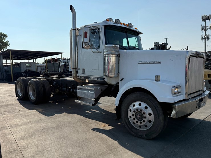 2013-western-star-4900-image-4