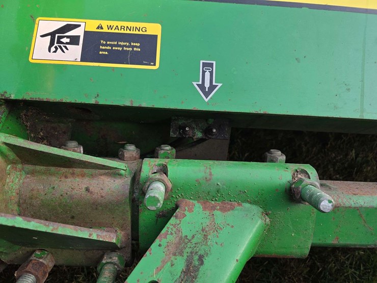 john-deere-220-image-31