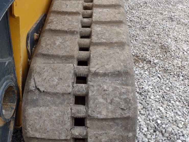 deere-331g-image-17