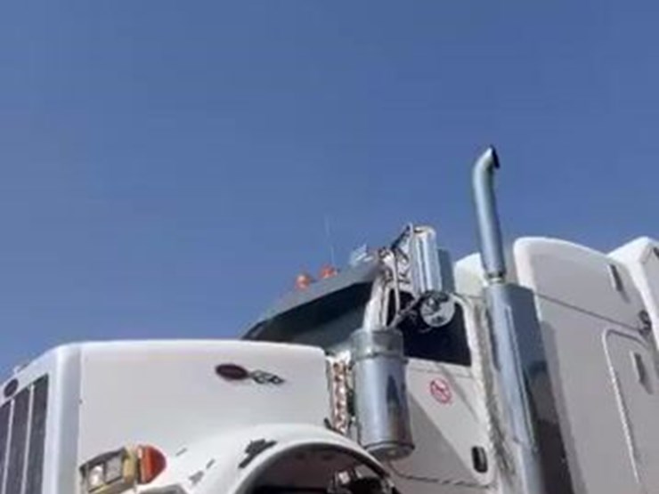 2008-peterbilt-367-image-1