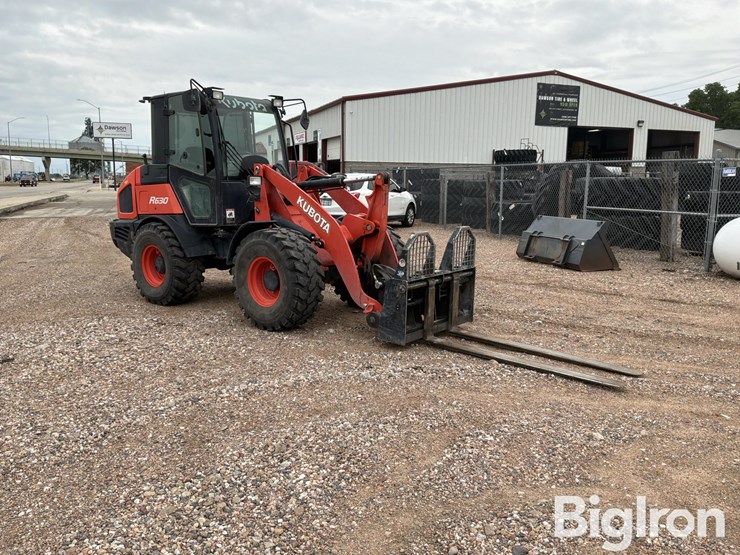 2019-kubota-r630-image-3
