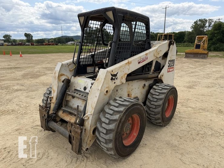 bobcat-s220-image-3