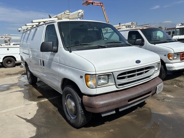2002-ford-e350-image-2