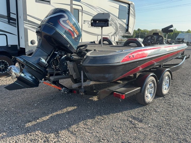 #3060-•-2000-stratos-22ss-22'-bass-boat-image-6