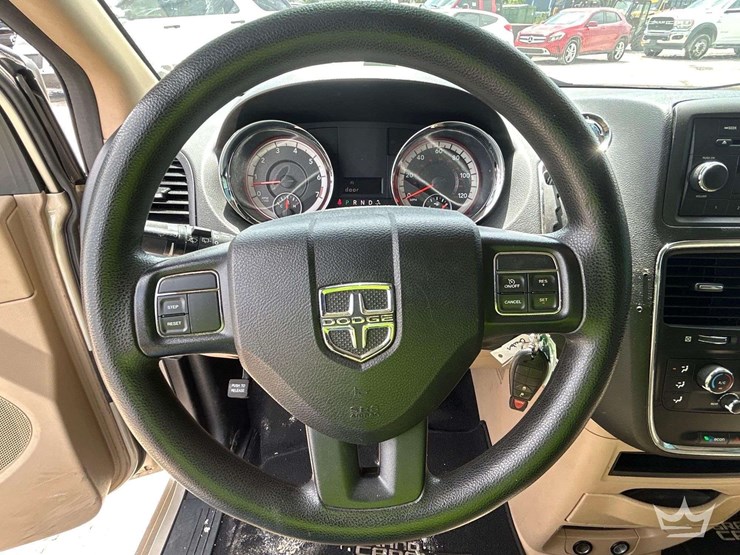 2013-dodge-grand-caravan-image-15
