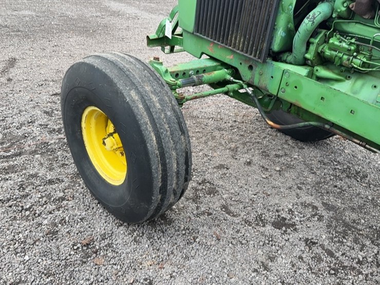 john-deere-2940-image-17