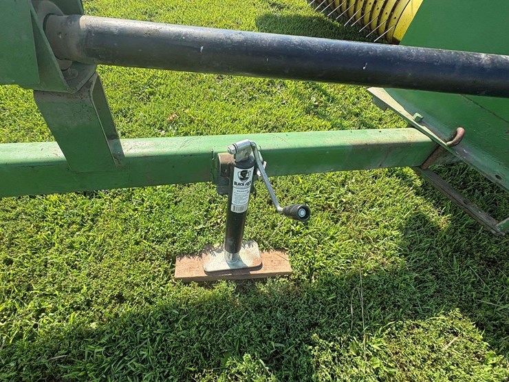 john-deere-336-image-11