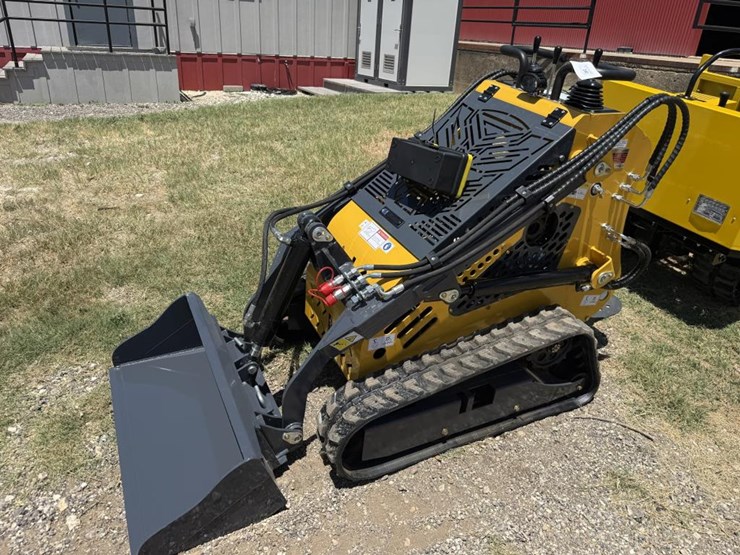 #240-•-mini-skid-steer-stand-on-loader---ssl60---gas-image-1