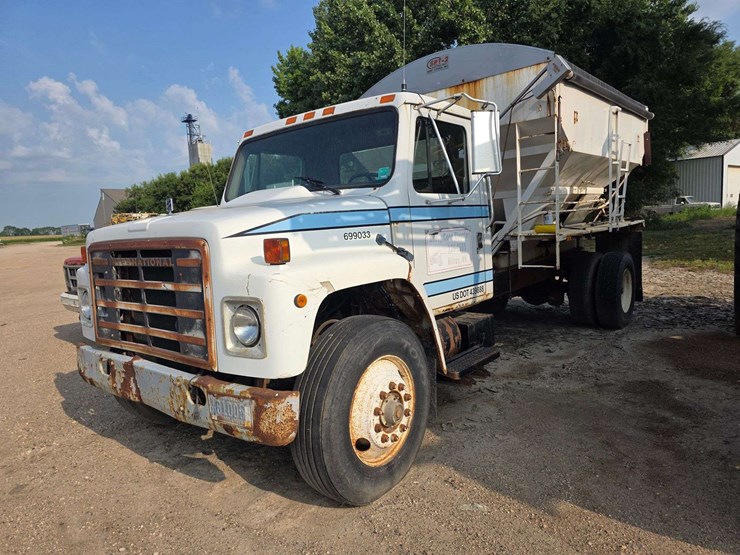 1985-case-ih-200-image-1