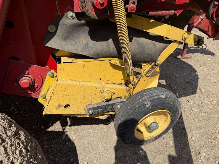 new-holland-664-image-27