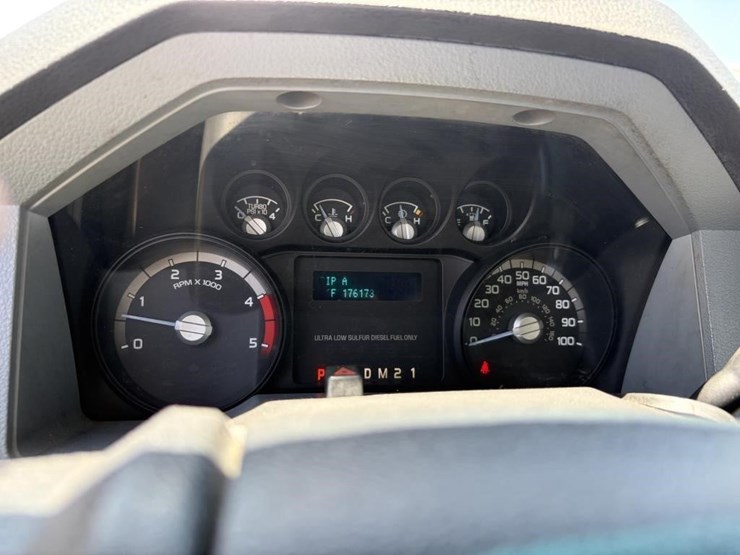 2015-ford-f550-xlt-image-23