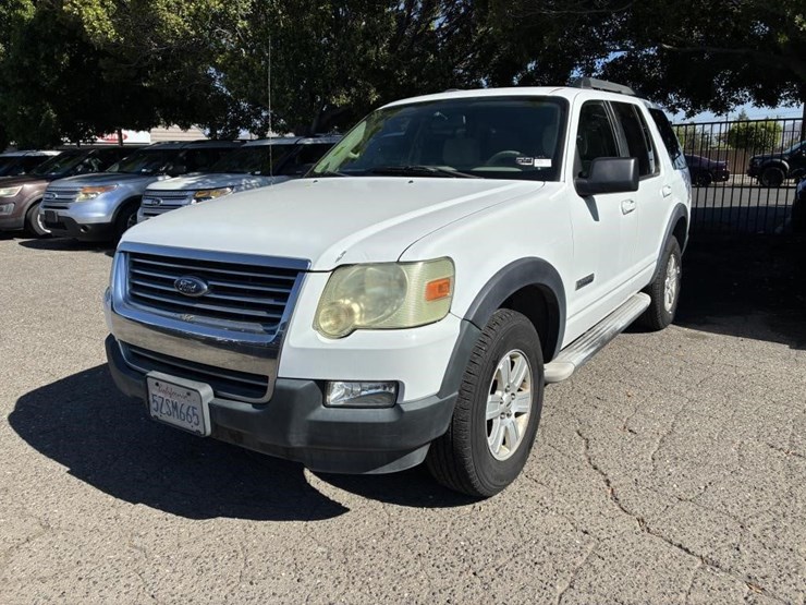 2007-ford-explorer-image-1