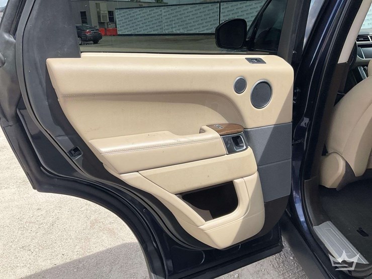 2016-land-rover-range-rover-image-24