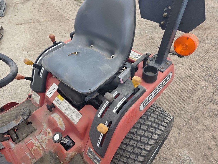 2005-massey-ferguson-gc2300-image-24