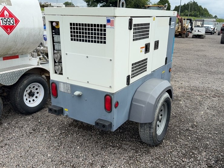 #2097-•-2019-atlas-copco-towable-3-phase-generator-image-5