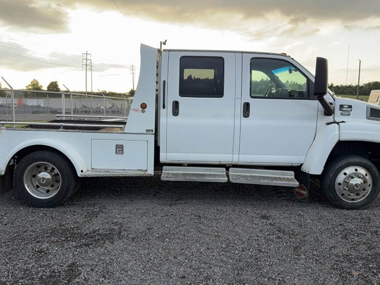 #3006-•-2006-chevy-c4500-flat-bed-truck-image-4