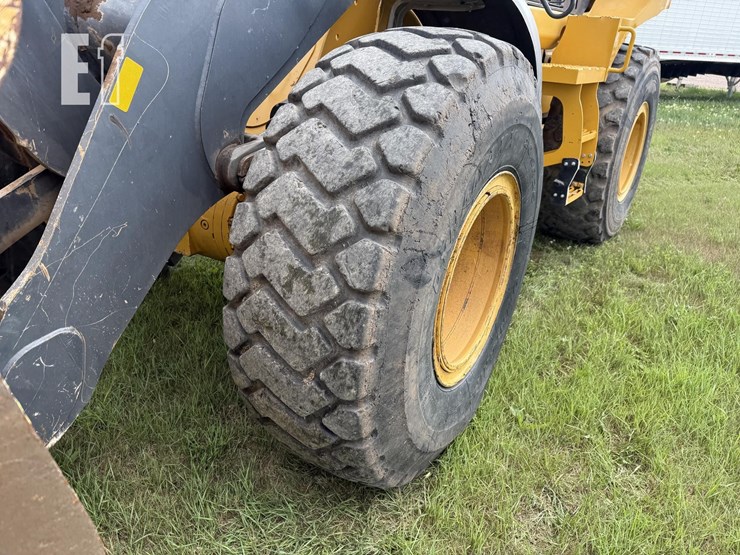 2019-deere-524l-image-15