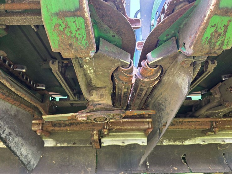 2013-john-deere-608c-image-23