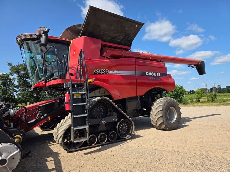 2013-case-ih-8230-image-1
