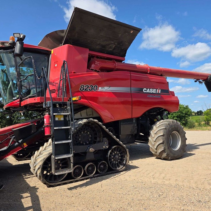 2013 CASE IH 8230