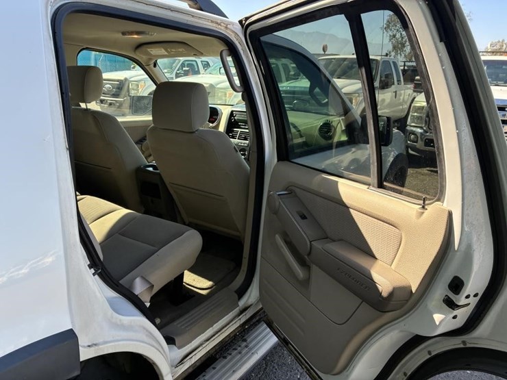 2007-ford-explorer-image-11