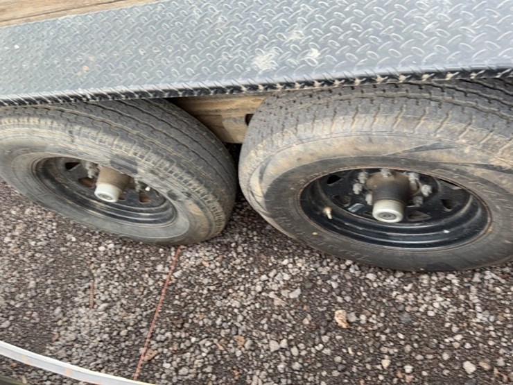 #3057-•-2022-down-2-earth-34'-bumper-pull-trailer-image-4