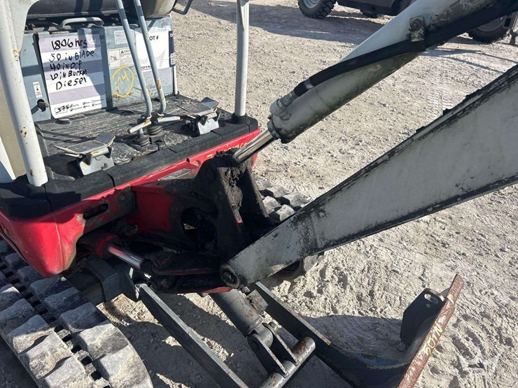 2019-takeuchi-tb216-image-15