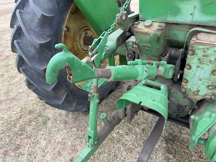 john-deere-520-image-38