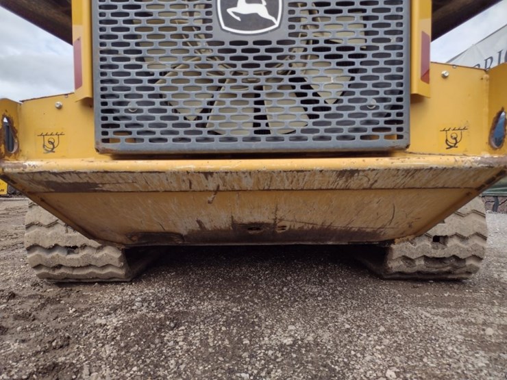 deere-323e-image-31
