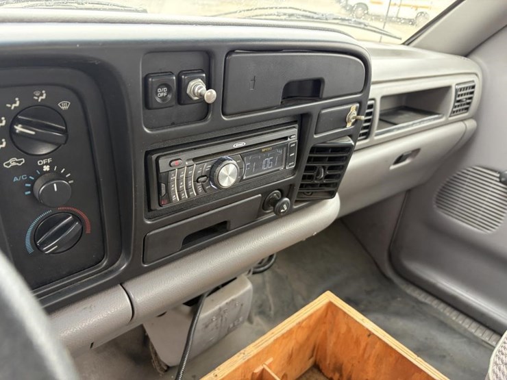 1996-dodge-ram-3500-image-15