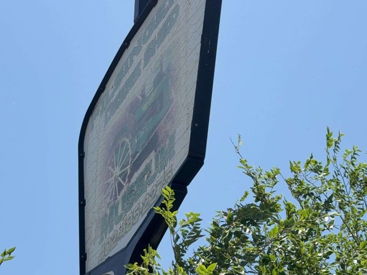 custom-made-filsinger-sign-on-sinclair-pole-image-3