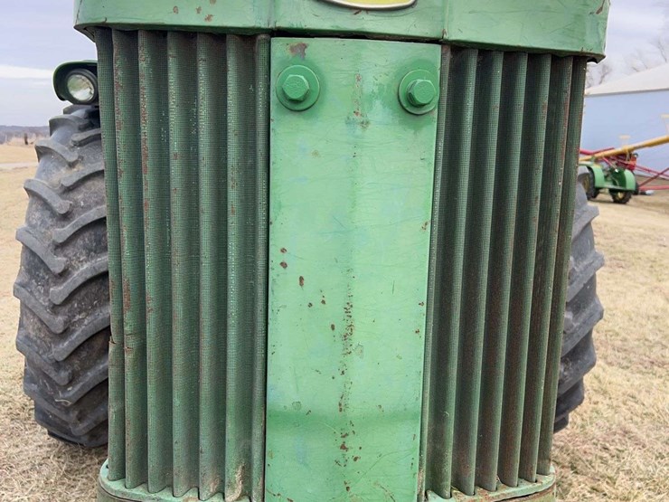 john-deere-720-image-9