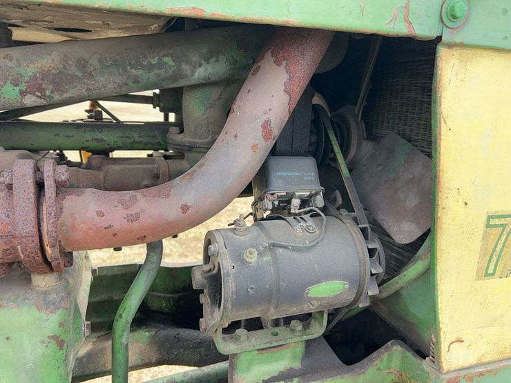 john-deere-720-image-25