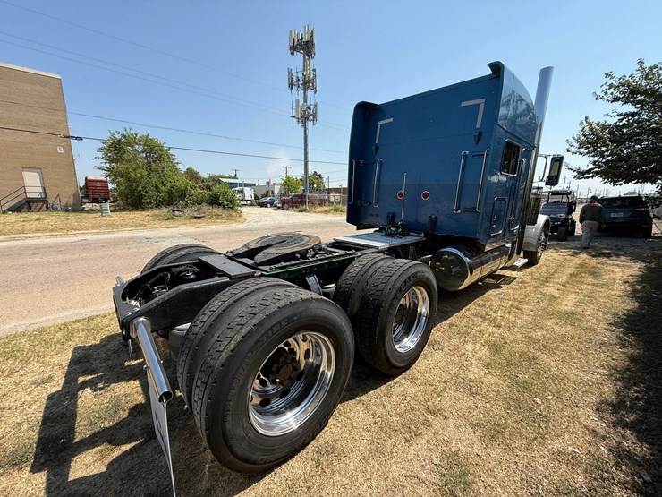 2006-peterbilt-379-image-6
