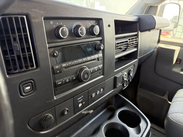 2019-chevrolet-express-g3500-image-16
