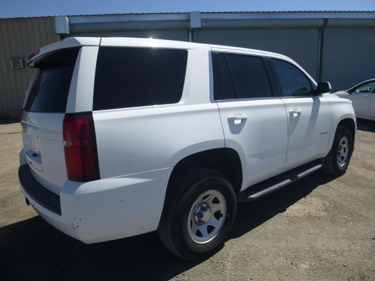 2018-chevrolet-tahoe-image-3
